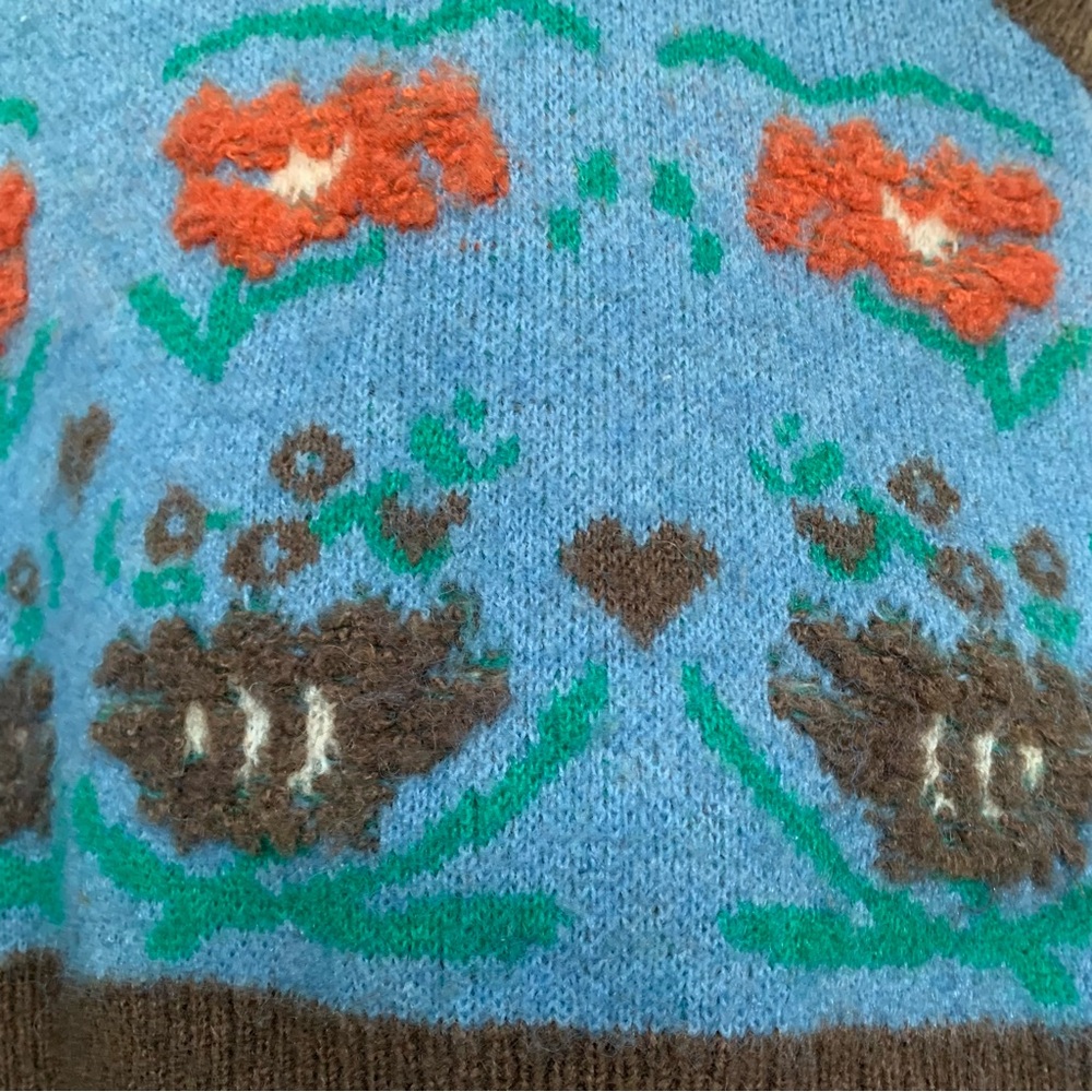 Retro Style Sweater Vest - Picture 2 of 4